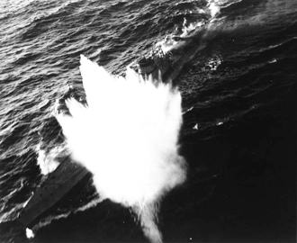 Атака подводной лодки U-185